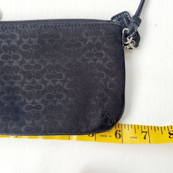 Vintage C Signature Coach Wristlet Bag - Picture 6 of 7